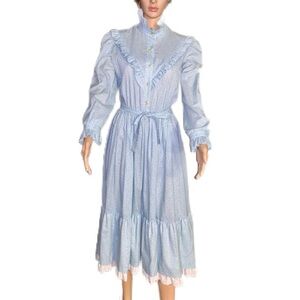 Hartsville ~ Vintage (1970’s) ~ Blue & White Medium ~ Floral ~ Victorian Dress